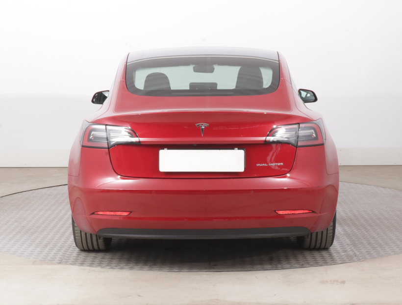 Tesla Model 3, 2021