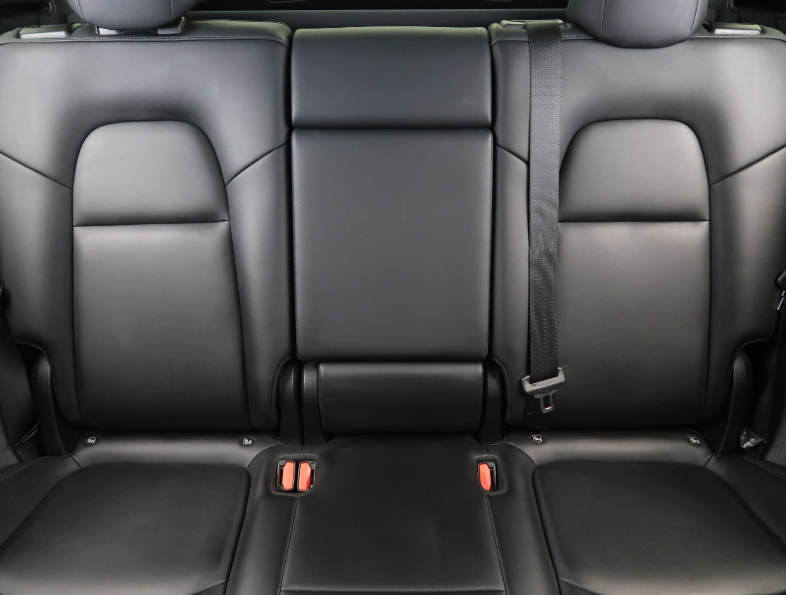 Tesla Model Y Standard Range – fotografie 14