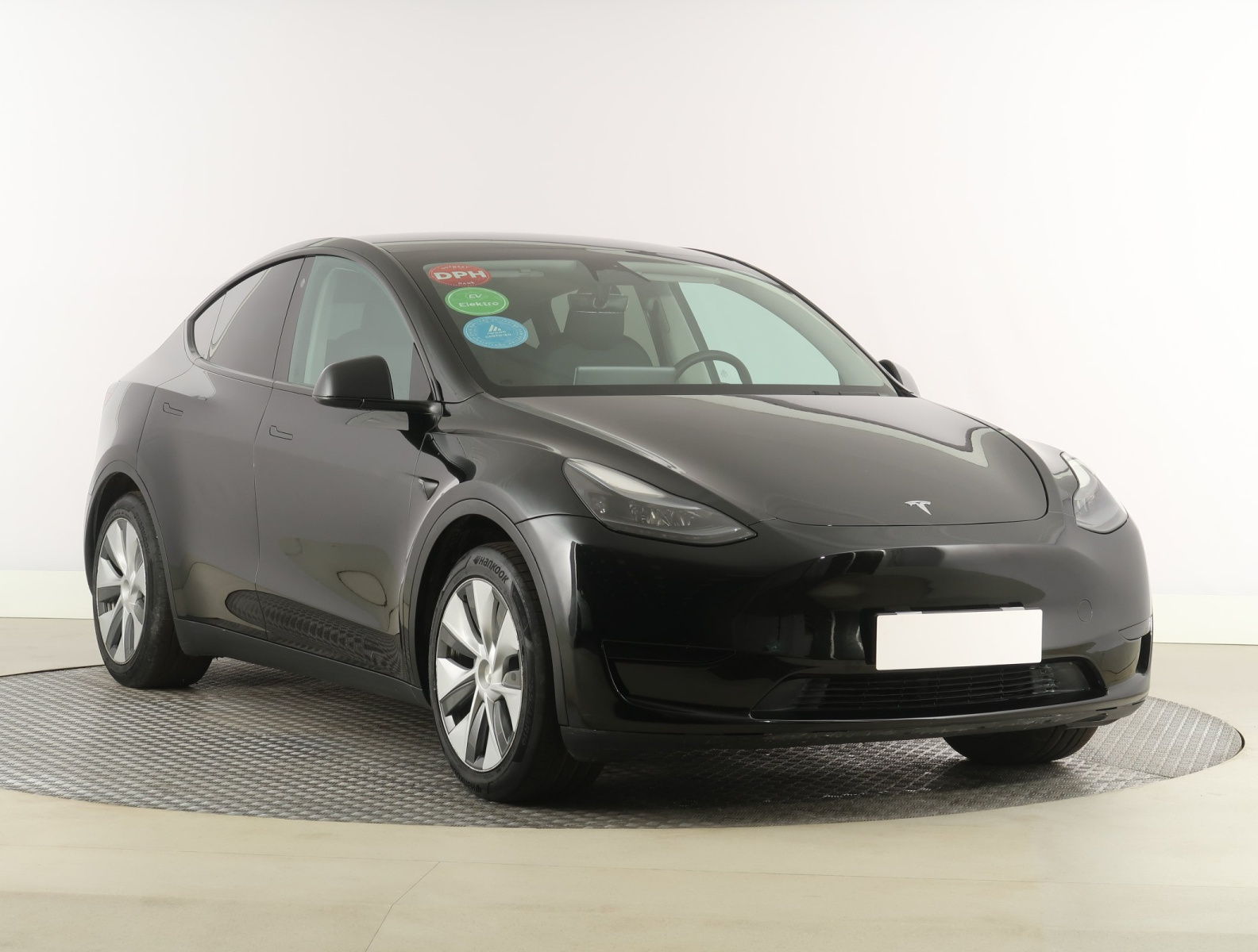 Tesla Model Y Standard Range – fotografie 1