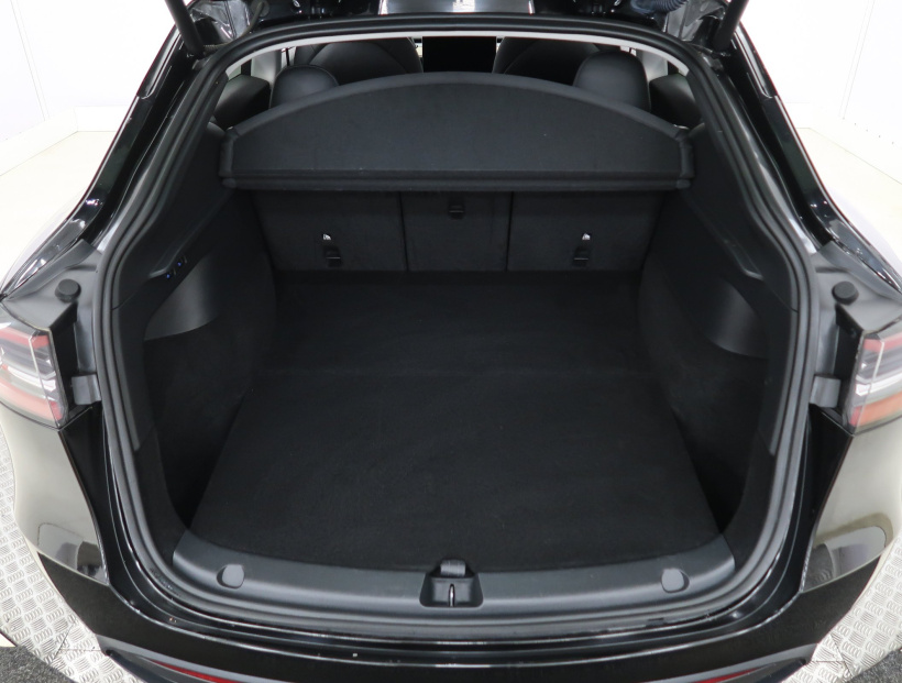 Tesla Model Y, 2023