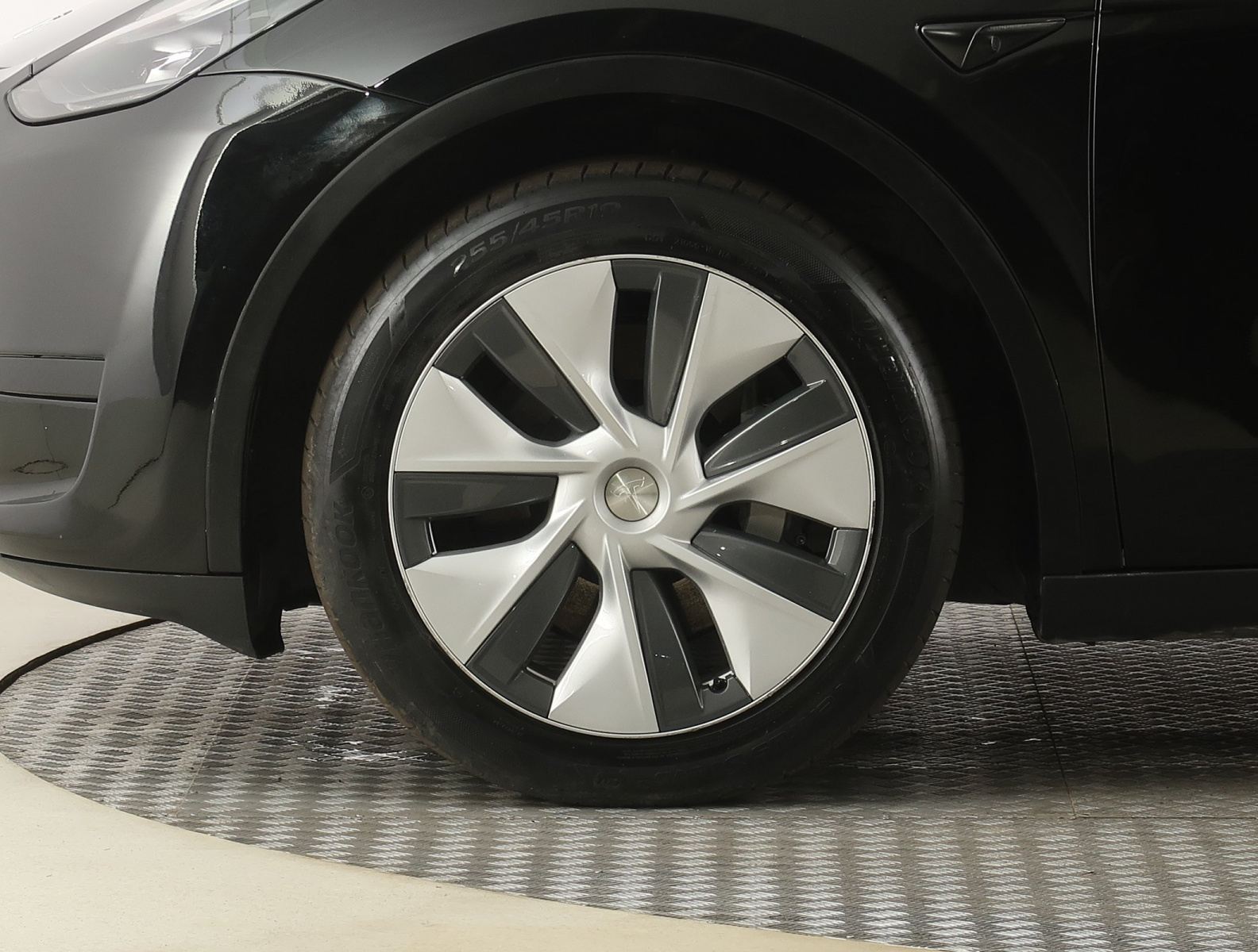 Tesla Model Y Standard Range – fotografie 20