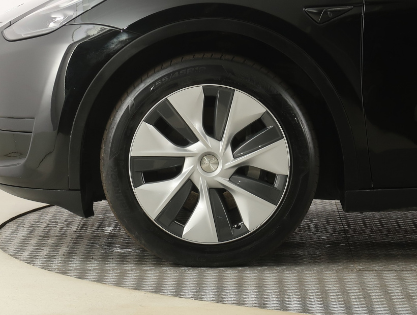 Tesla Model Y, 2023