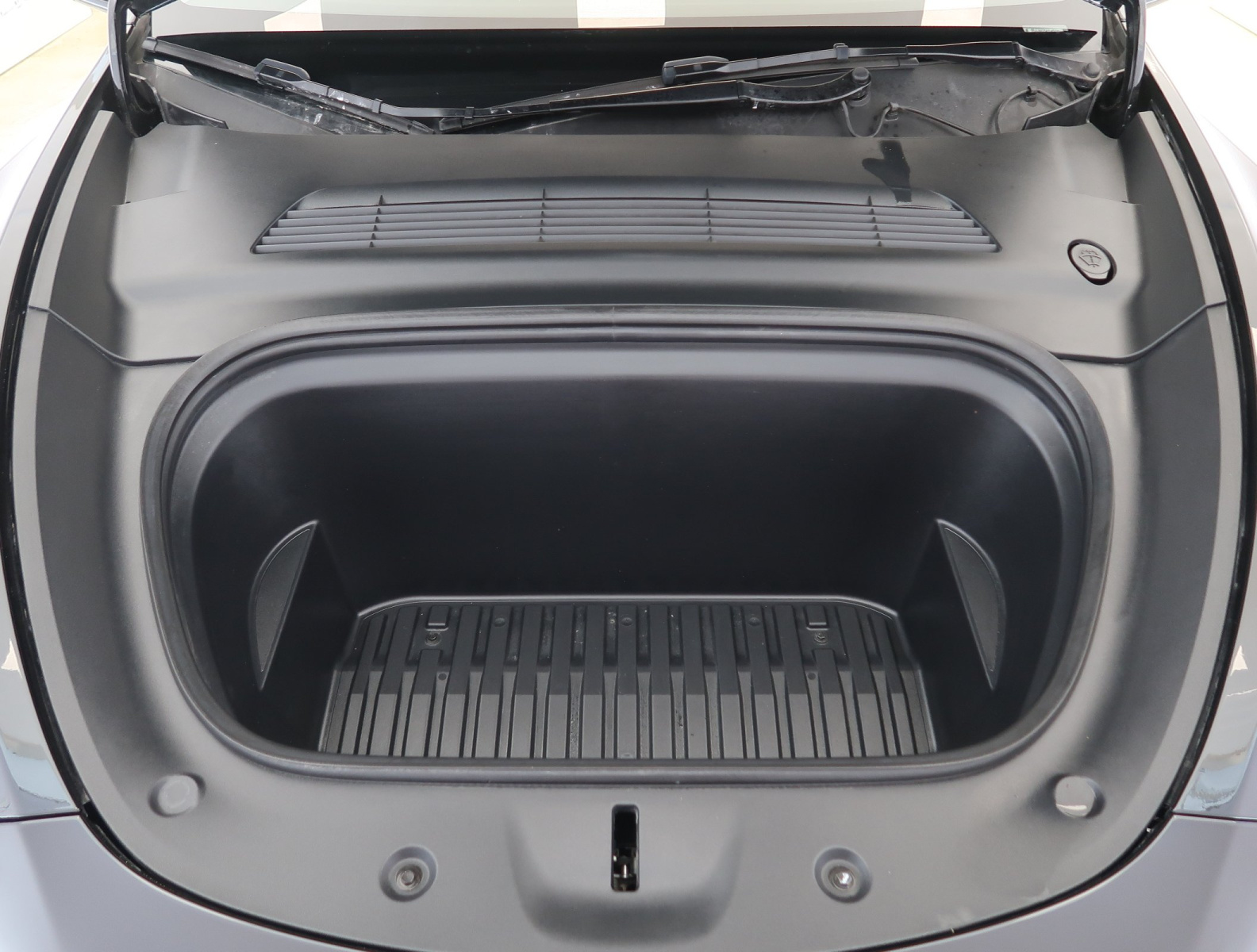 Tesla Model Y Standard Range – fotografie 24
