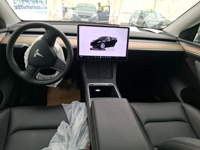 Tesla Model Y, 2023