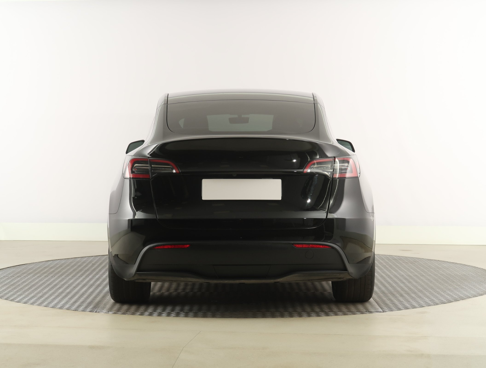 Tesla Model Y Standard Range – fotografie 6