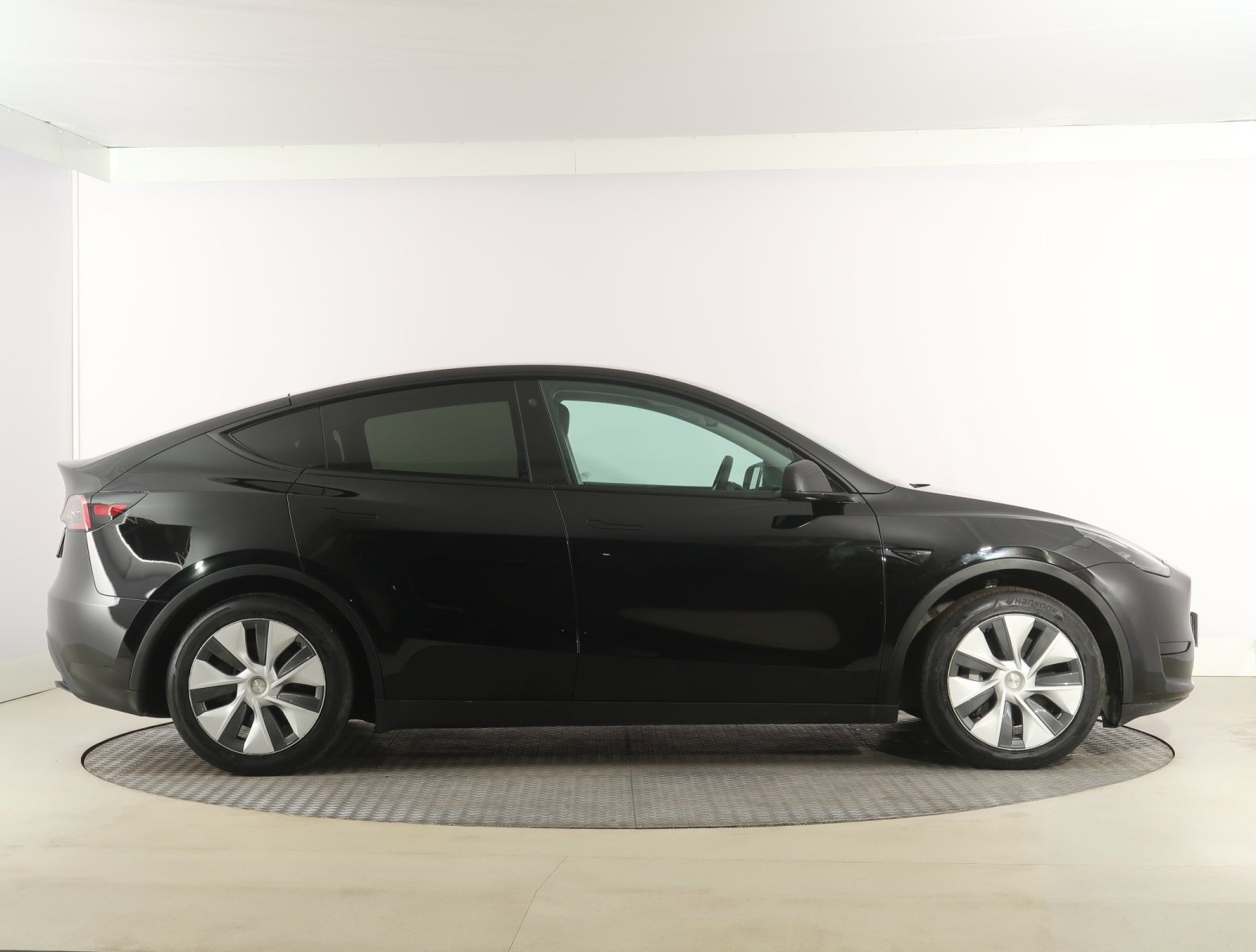 Tesla Model Y Standard Range – fotografie 8