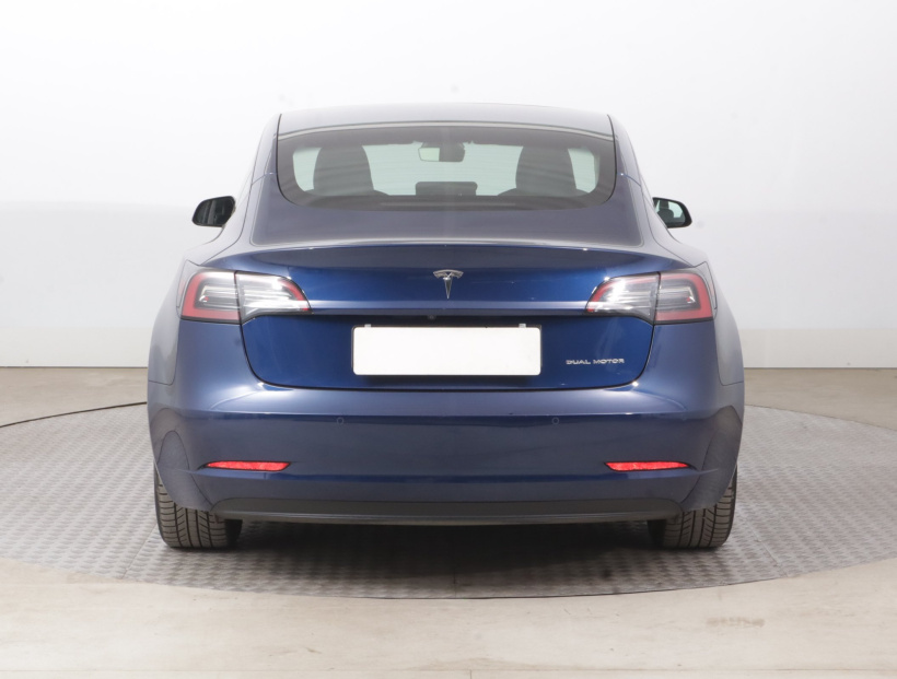 Tesla Model 3, 2021