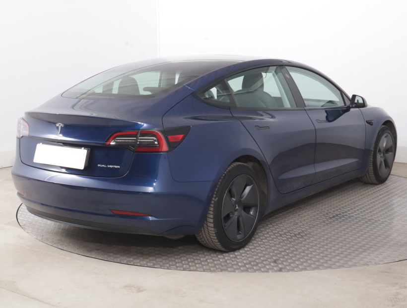 Tesla Model 3, 2021