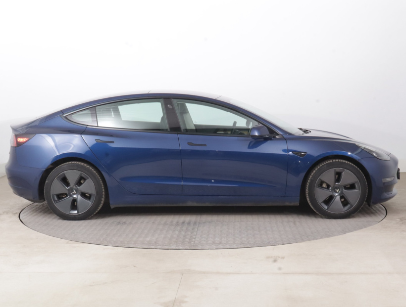Tesla Model 3, 2021