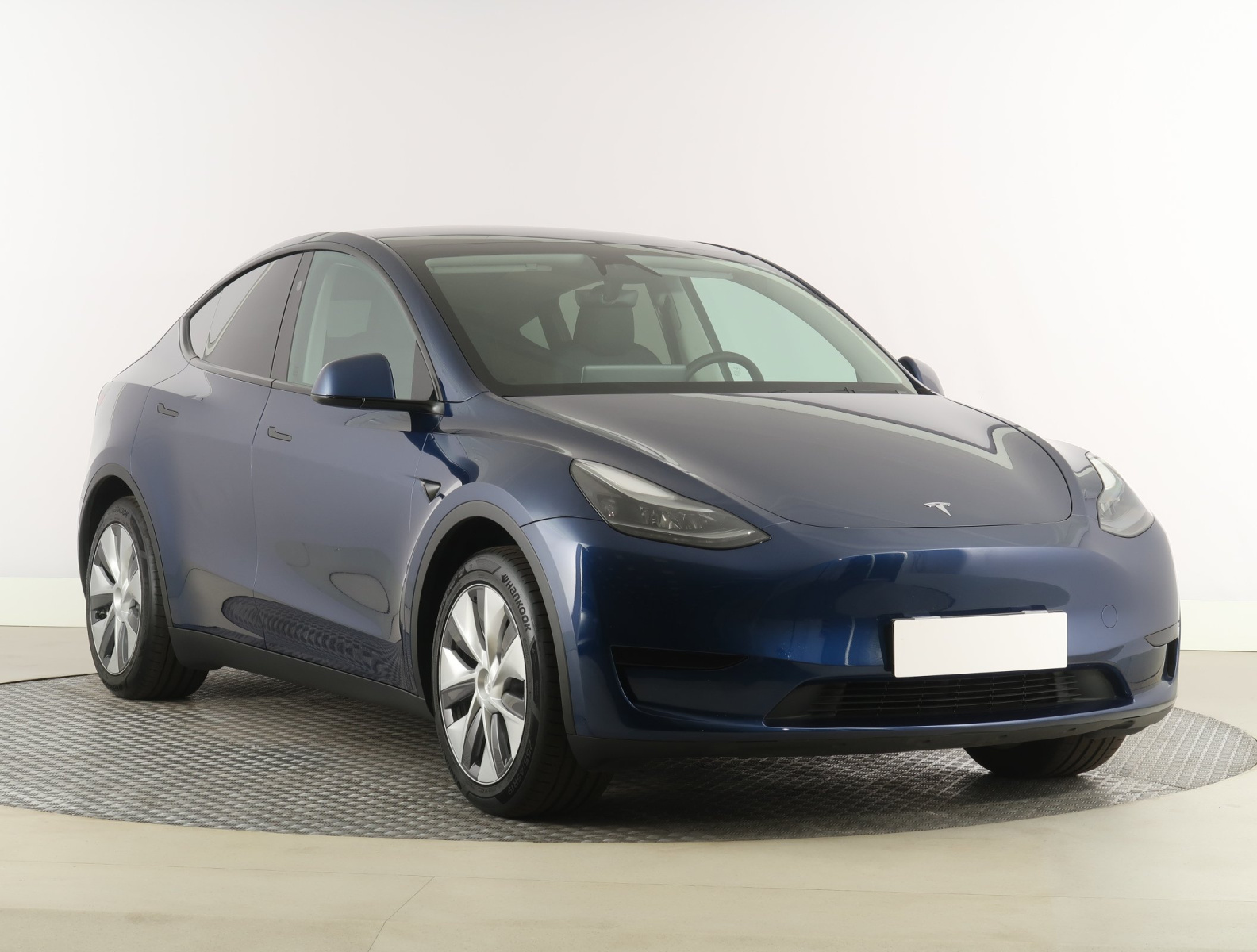 Tesla Model Y Standard Range – fotografie 1
