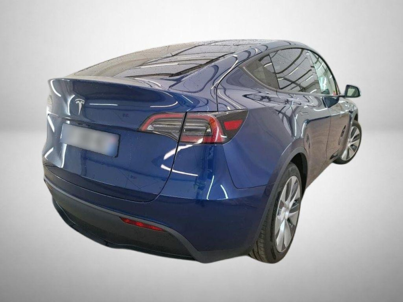 Tesla Model Y, 2024