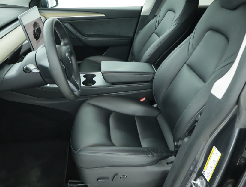 Tesla Model Y, 2022