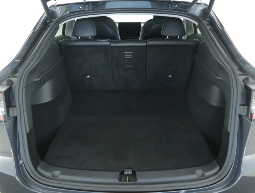 Tesla Model Y, 2022