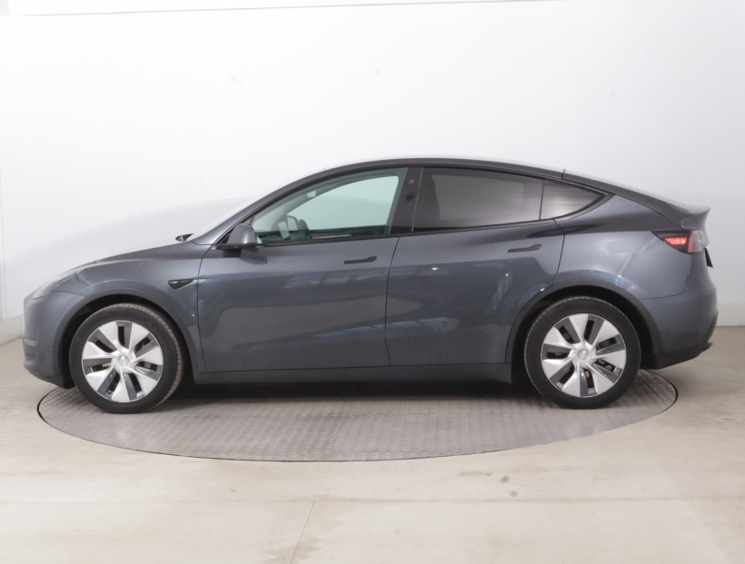 Tesla Model Y, 2022