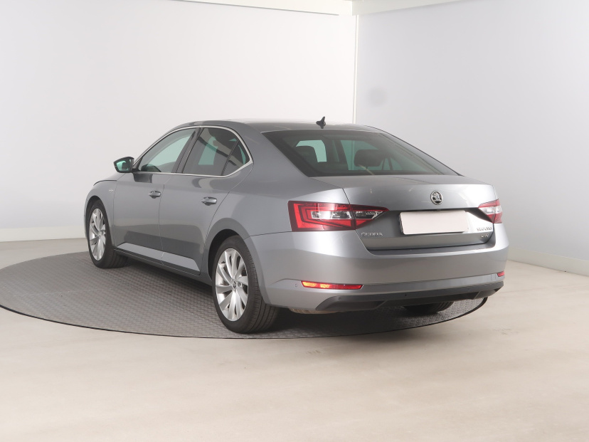 Škoda Superb, 2016