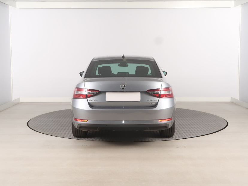 Škoda Superb, 2016
