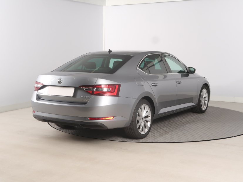 Škoda Superb, 2016