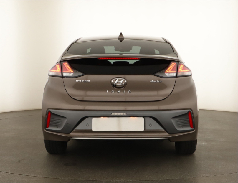 Hyundai Ioniq, 2021