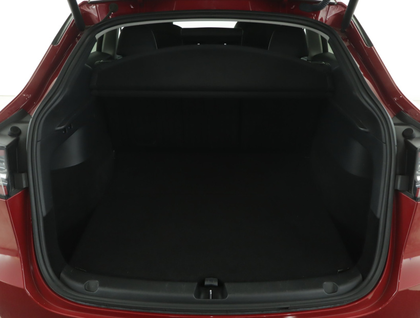 Tesla Model Y, 2022