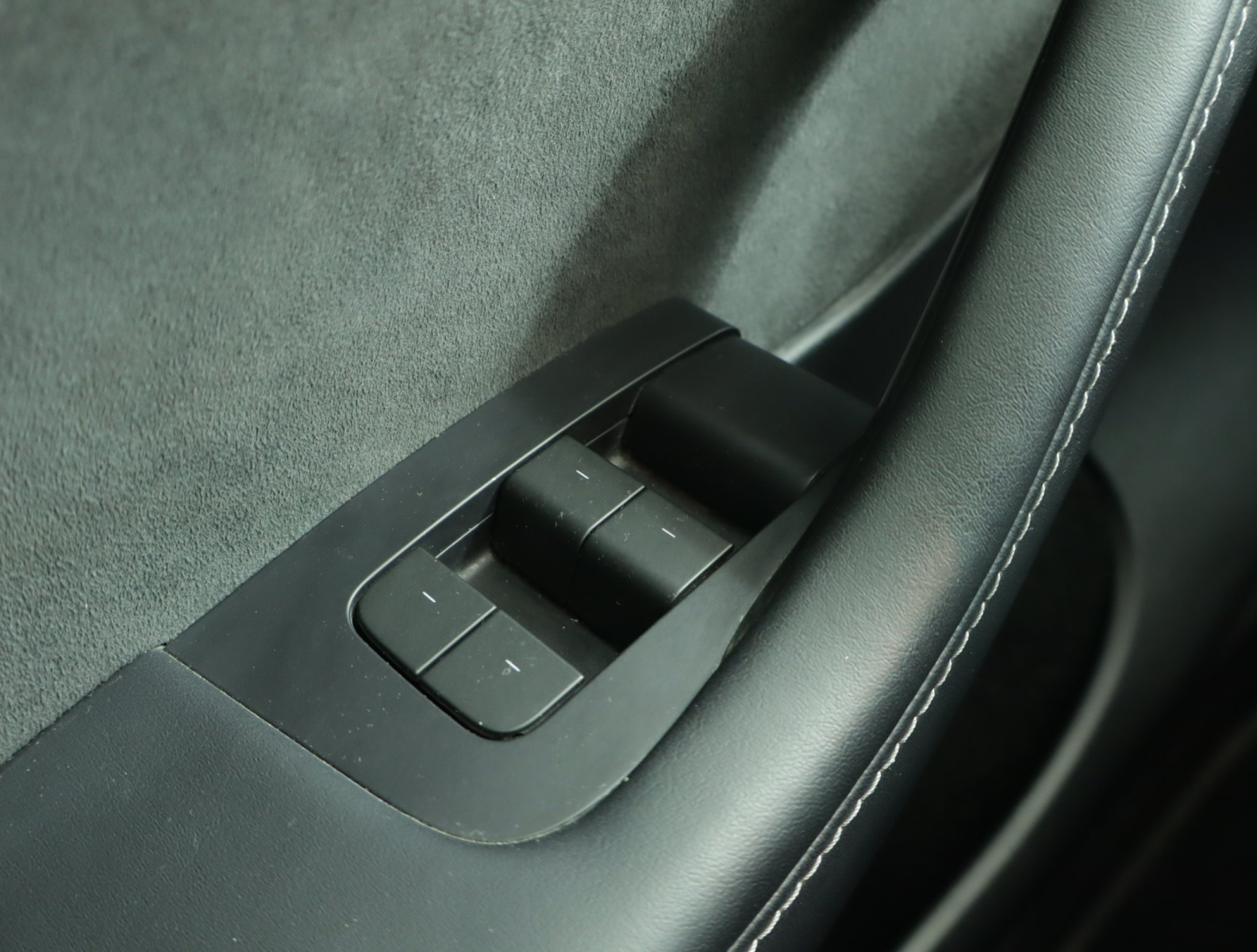 Tesla Model Y Standard Range – fotografie 23