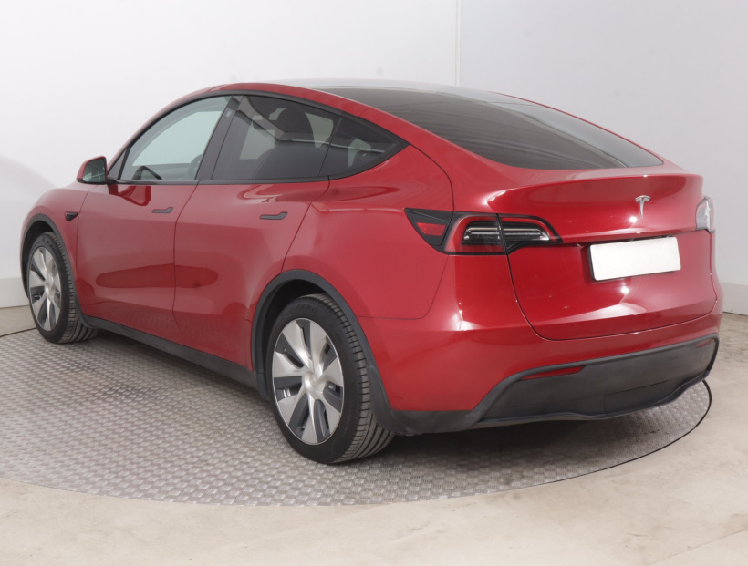 Tesla Model Y, 2022