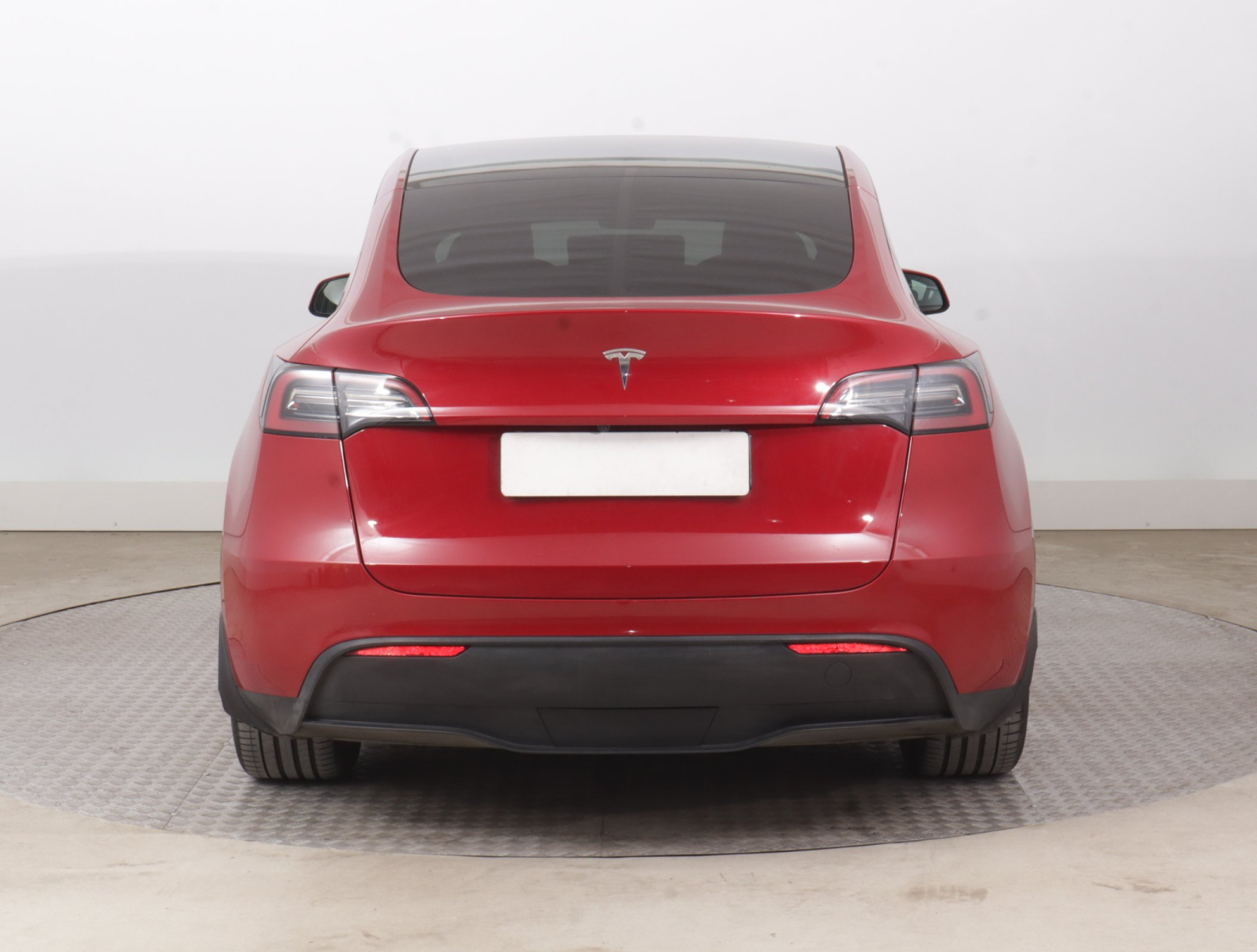 Tesla Model Y Standard Range – fotografie 6