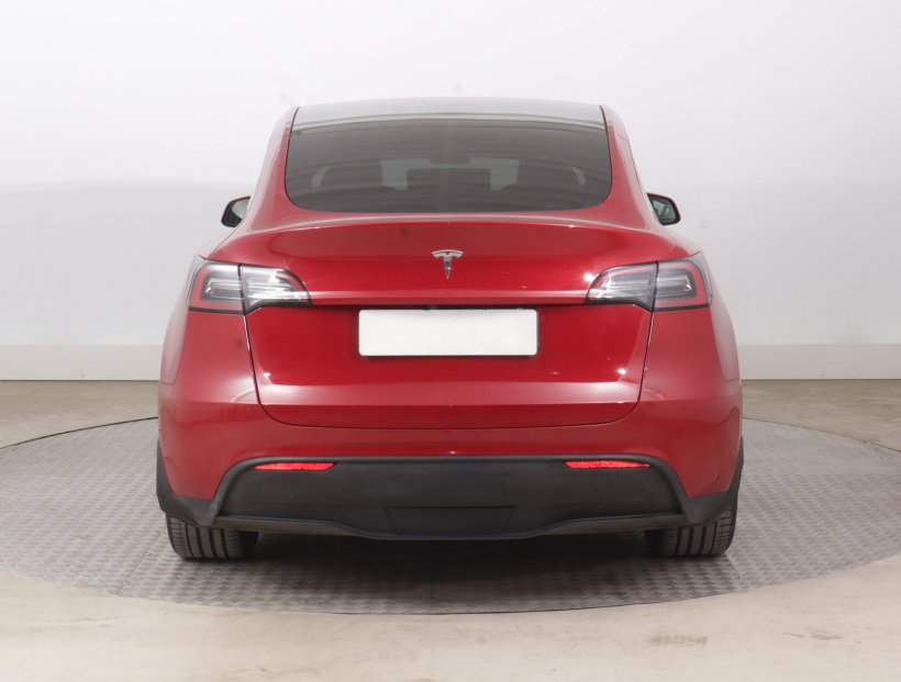 Tesla Model Y, 2022
