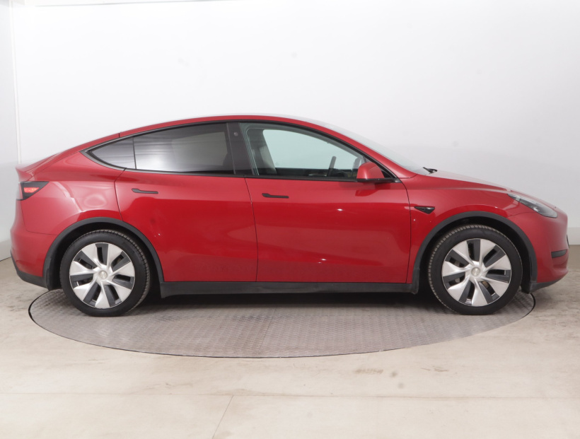 Tesla Model Y, 2022