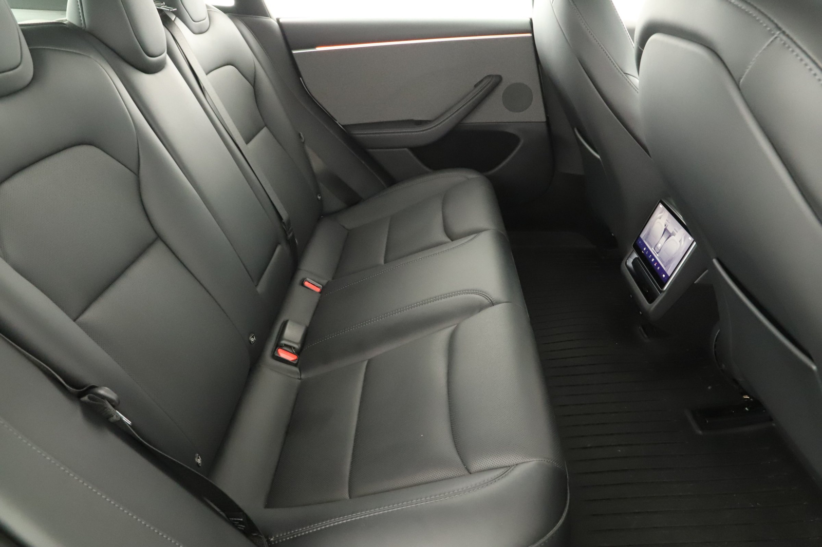 Tesla Model 3 Standard Range Plus – fotografie 10
