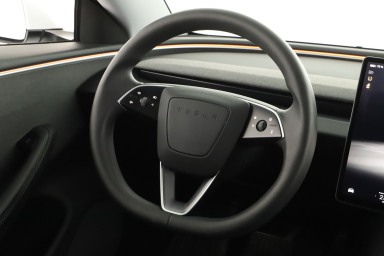 Tesla Model 3 - 2024