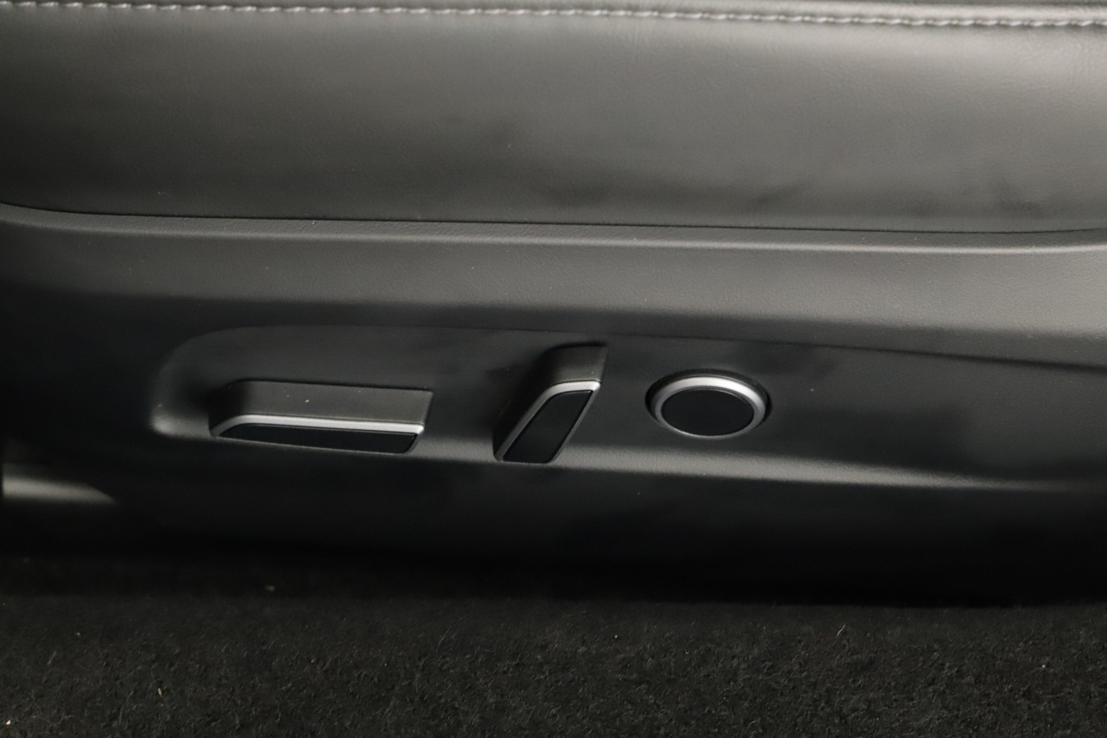 Tesla Model 3 Standard Range Plus – fotografie 17