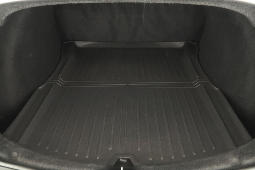 Tesla Model 3, 2024