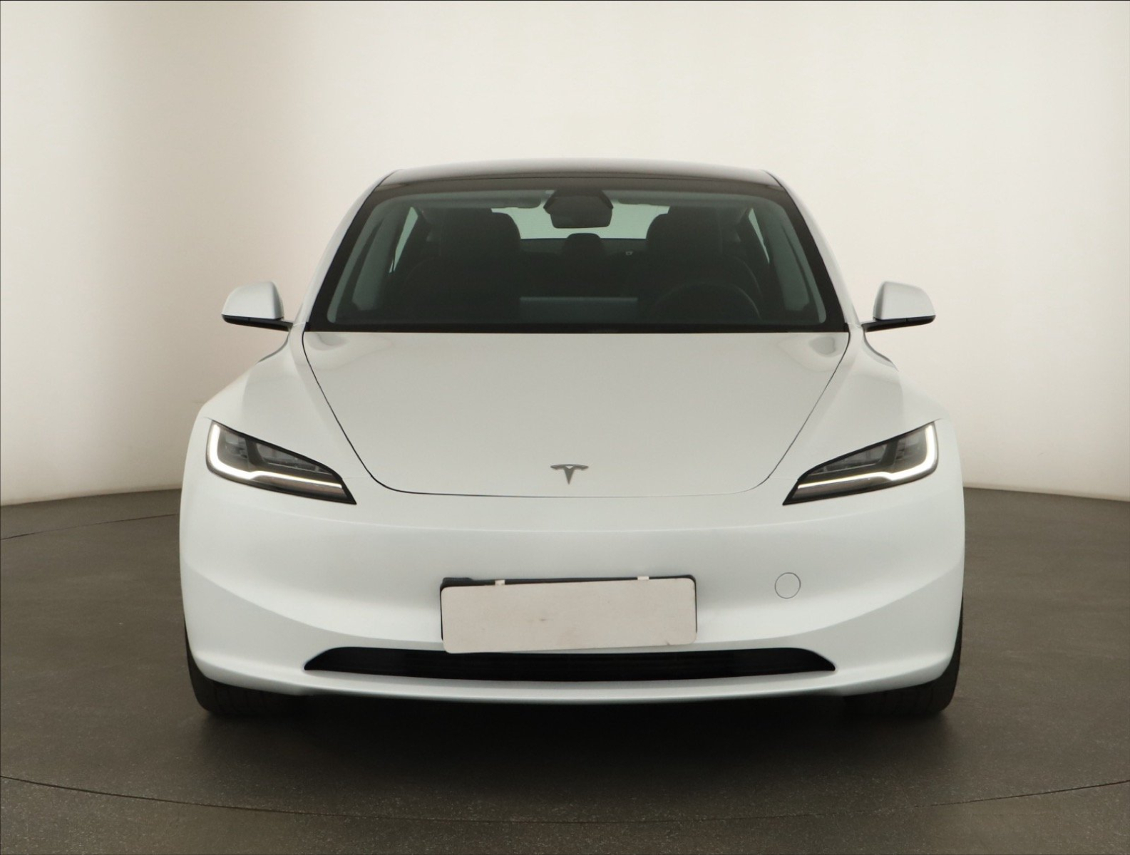 Tesla Model 3 - 2024