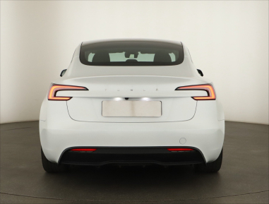 Tesla Model 3 - 2024