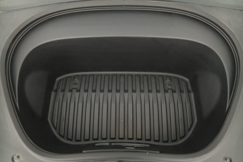 Tesla Model 3, 2024