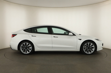Tesla Model 3 - 2024