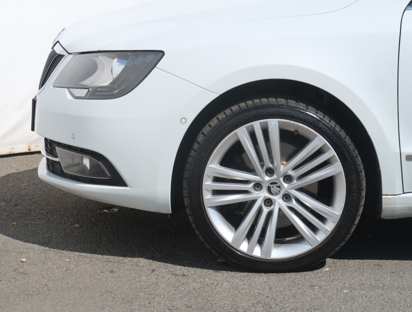 Škoda Superb, 2014