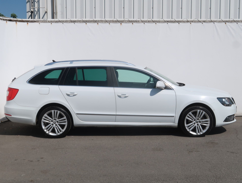 Škoda Superb, 2014