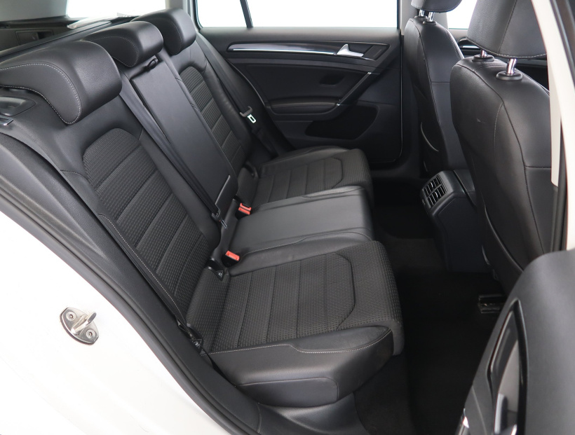Volkswagen Golf, 2015