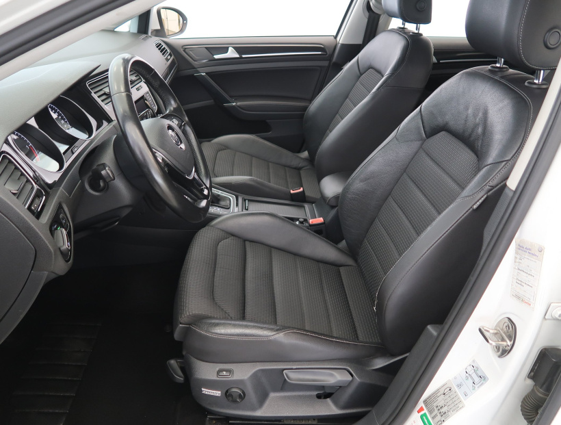 Volkswagen Golf, 2015