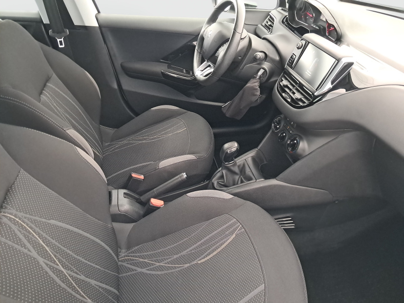 Peugeot 208, 2015