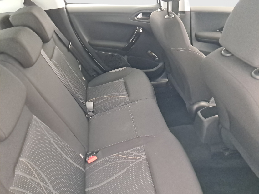 Peugeot 208, 2015