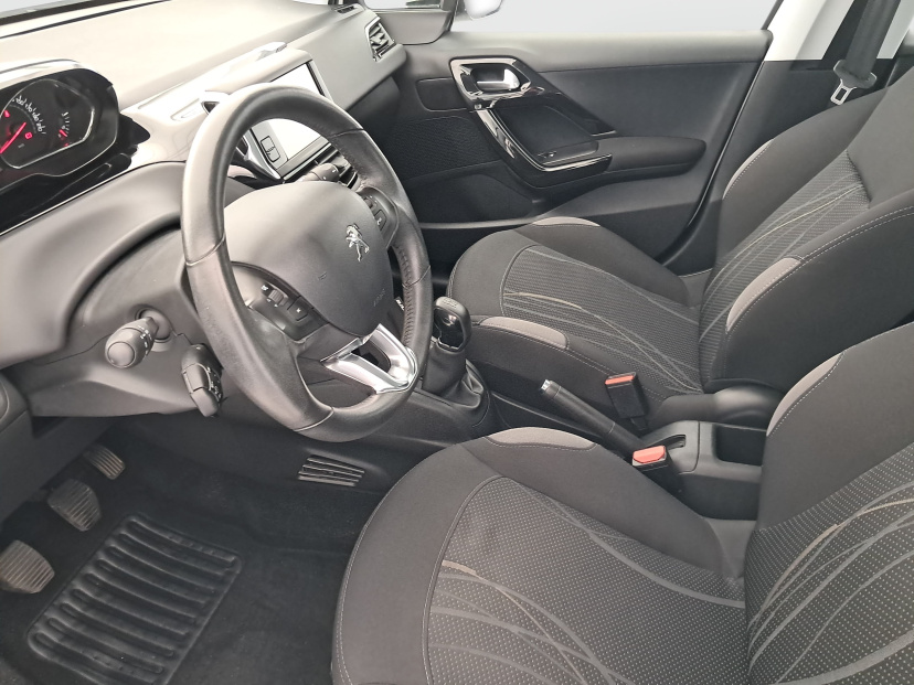 Peugeot 208, 2015