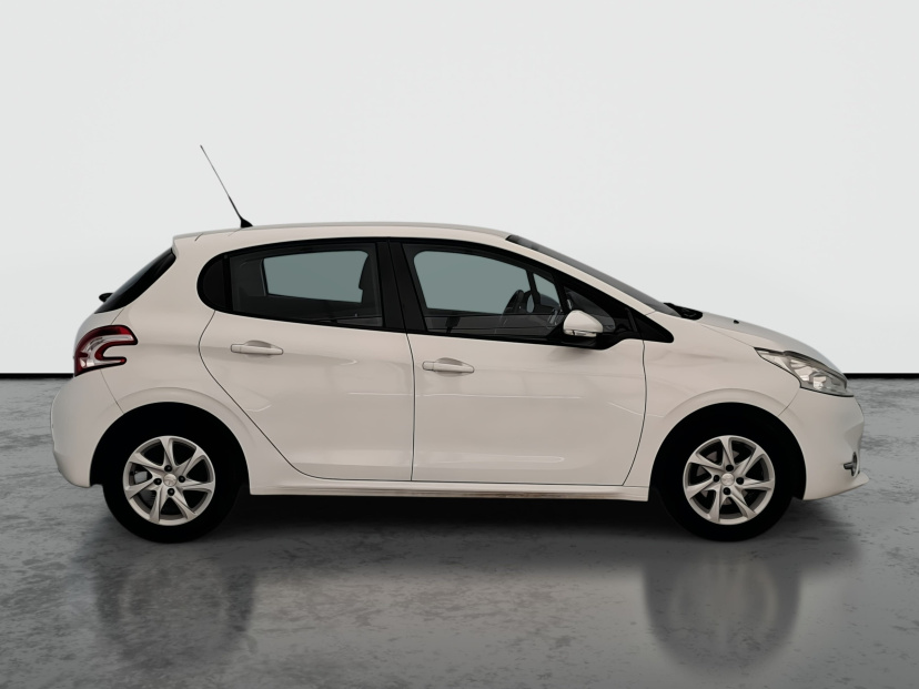 Peugeot 208, 2015