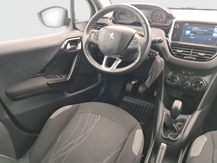 Peugeot 208, 2015