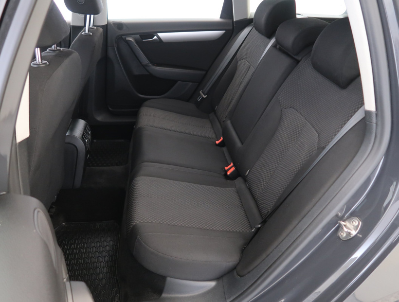 Volkswagen Passat, 2013