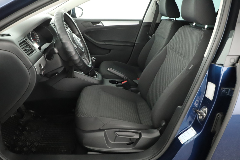 Volkswagen Jetta, 2012