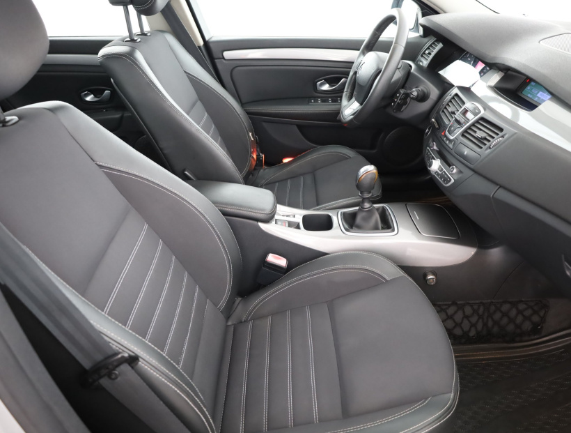 Renault Laguna, 2011