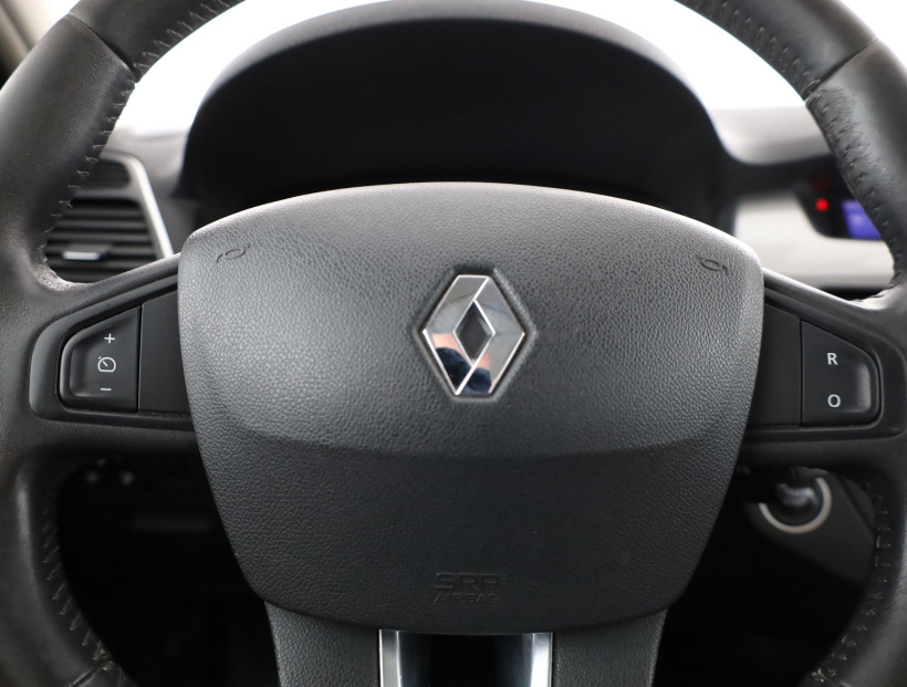 Renault Laguna, 2011