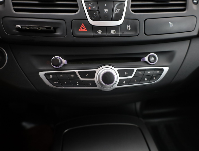 Renault Laguna, 2011